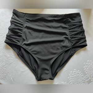 Torrid Women’s Black Swim Bottoms Fully Lined High Rise Lattice Sides Sz 1X EUC